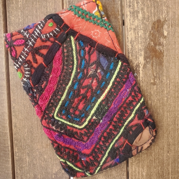 🐨 Free People Boho Embroidered Repurposed vtg banjara hippie Wallet card case - Picture 9 of 9